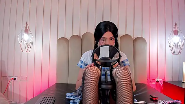 Snapshot of nicki-west chatting on June 2026 07:38:02 PM nicki-west online show from June 2026 07:38:02 PM