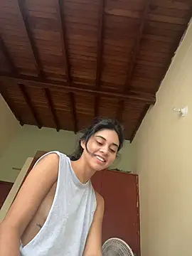 mia moonna online show from June 2026 12:20:01 PM