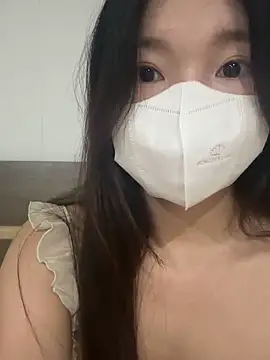 Snapshot of Ni_Tran chatting on May 2026 02:24:02 PM Ni Tran online show from May 2026 02:24:02 PM