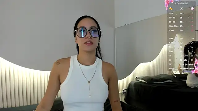 Snapshot of Zoebluntone chatting on June 2026 11:46:02 AM Zoebluntone online show from June 2026 11:46:02 AM