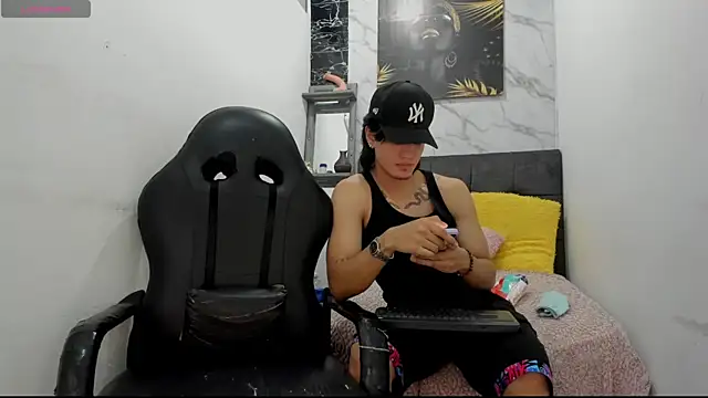 sweetauracouple online show from July 2026 03:00:02 AM