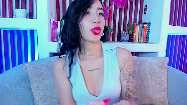 Snapshot of AshleyGross_ chatting on May 2026 08:05:01 PM AshleyGross online show from May 2026 08:05:01 PM