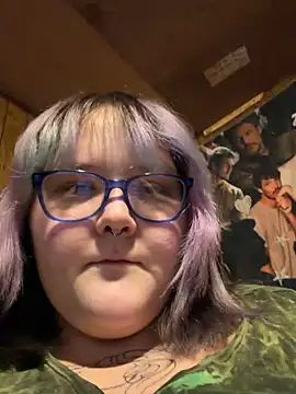 Snapshot of purelydivine chatting on May 2026 01:45:01 AM purelydivine online show from May 2026 01:45:01 AM