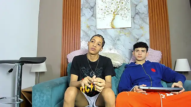 LOVE GUYS1 online show from May 2026 01:38:02 PM