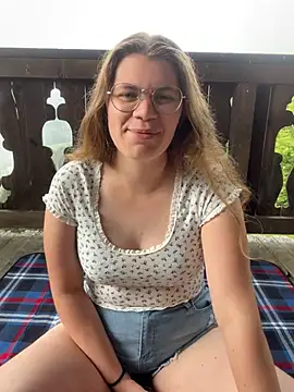 Snapshot of Lina-Love chatting on June 2026 06:58:01 AM Lina-Love online show from June 2026 06:58:01 AM