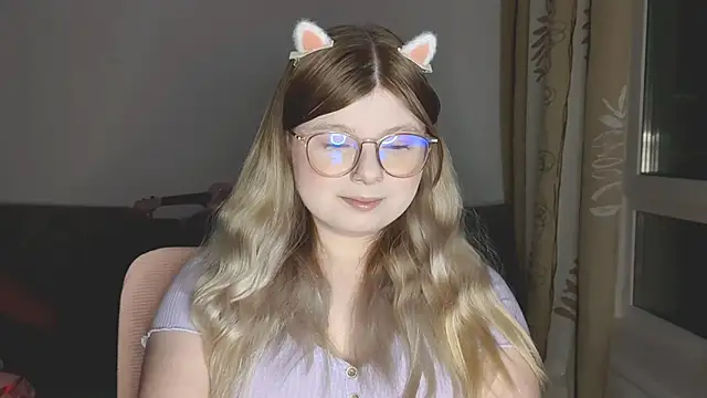 Snapshot of YukiBlush chatting on May 2026 08:15:01 PM YukiBlush online show from May 2026 08:15:01 PM