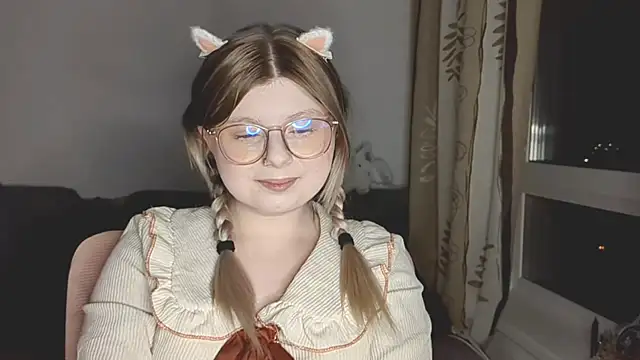 Snapshot of YukiBlush chatting on May 2026 08:59:02 PM YukiBlush online show from May 2026 08:59:02 PM