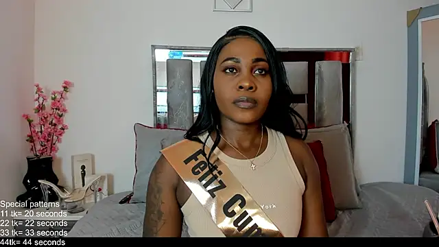 Snapshot of EmilyRooa1 chatting on June 2026 07:35:01 PM EmilyRooa1 online show from June 2026 07:35:01 PM