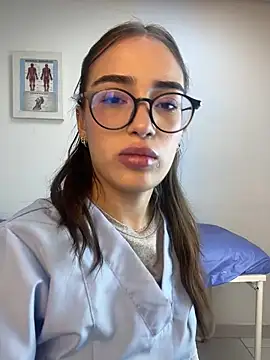 Sweet Milaa1 online show from May 2026 06:05:01 PM