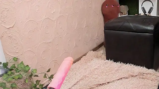 lililiana online show from April 2026 07:58:01 AM