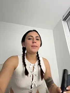 EmilyCxx online show from June 2026 04:10:02 AM