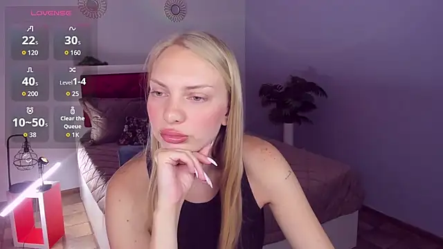 Snapshot of NancyGlamour chatting on June 2026 04:10:02 AM NancyGlamour online show from June 2026 04:10:02 AM