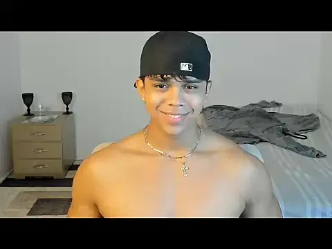 Snapshot of noahprada chatting on May 2026 06:08:01 AM noahprada online show from May 2026 06:08:01 AM