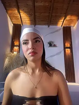 Snapshot of catalina_lafer chatting on May 2026 01:18:02 PM catalina lafer online show from May 2026 01:18:02 PM