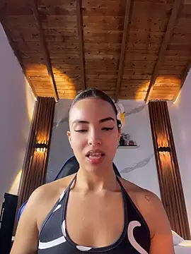 Snapshot of catalina_lafer chatting on June 2026 01:33:01 PM catalina lafer online show from June 2026 01:33:01 PM