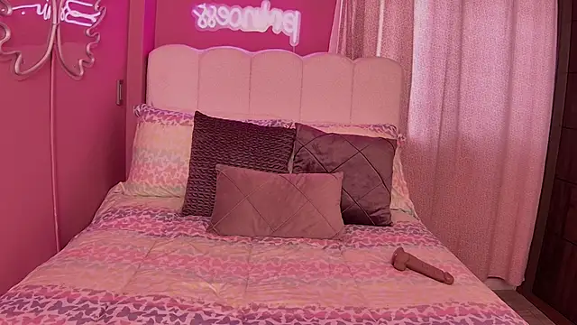 Snapshot of Yulieth_x chatting on May 2026 09:23:01 PM Yulieth x online show from May 2026 09:23:01 PM