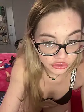 pinkstarburstt online show from June 2026 10:31:01 AM