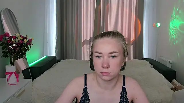 Snapshot of AnnaAlexArti chatting on May 2026 03:57:02 AM AnnaAlexArti online show from May 2026 03:57:02 AM