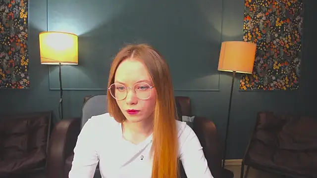 Snapshot of FloraLarsson chatting on May 2026 10:00:01 AM FloraLarsson online show from May 2026 10:00:01 AM