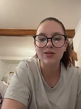 Snapshot of CuteBeaX chatting on May 2026 08:10:02 PM CuteBeaX online show from May 2026 08:10:02 PM