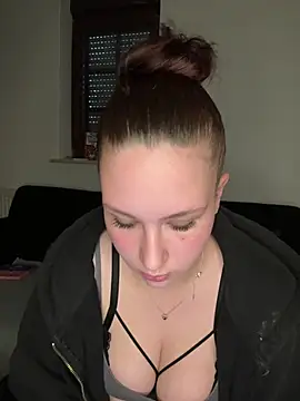 CuteBeaX online show from June 2026 07:05:01 PM