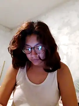 Snapshot of Grace_Moon04 chatting on June 2026 08:33:02 PM Grace Moon04 online show from June 2026 08:33:02 PM