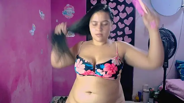 Snapshot of Kiara_tits chatting on May 2026 01:23:02 AM Kiara tits online show from May 2026 01:23:02 AM