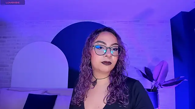 Snapshot of LoiseHarper chatting on May 2026 03:36:01 AM LoiseHarper online show from May 2026 03:36:01 AM