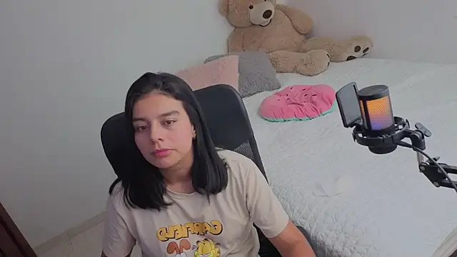 Snapshot of valerihouse_ chatting on June 2026 01:15:02 AM valerihouse online show from June 2026 01:15:02 AM