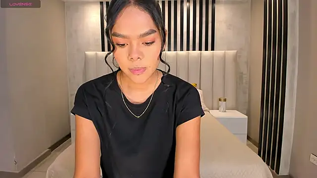 SaphiraJames online show from May 2026 02:20:02 AM
