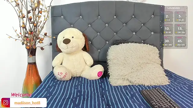 madiison hot online show from June 2026 03:47:01 PM