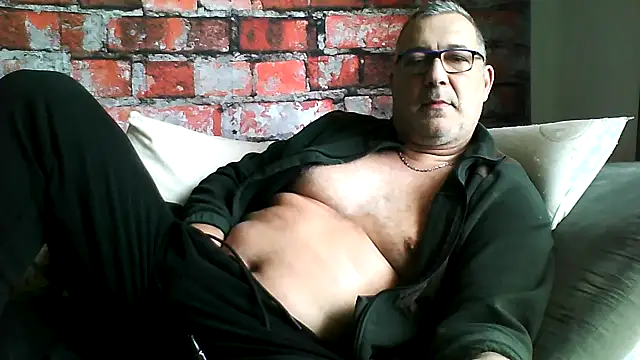 Snapshot of Soloyan chatting on December 2025 09:25:01 AM Soloyan online show from December 2025 09:25:01 AM