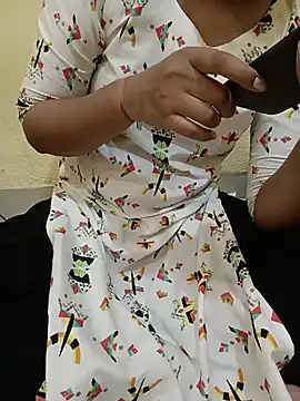 Snapshot of Seema_yadav01 chatting on July 2026 05:10:02 AM Seema yadav01 online show from July 2026 05:10:02 AM