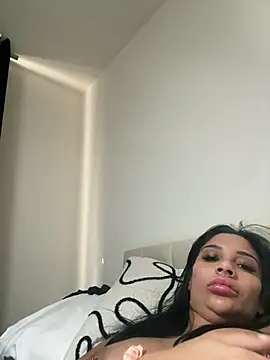 Snapshot of Miss_juicybabes chatting on May 2026 08:00:01 AM Miss juicybabes online show from May 2026 08:00:01 AM