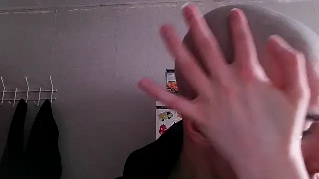Julia Bright online show from May 2026 01:29:02 PM