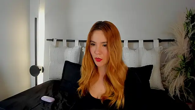 Snapshot of _zoe_3 chatting on May 2026 12:32:01 PM zoe 3 online show from May 2026 12:32:01 PM