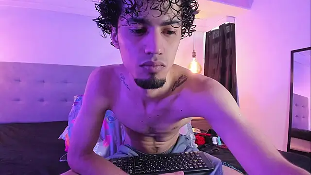 MichaelEvanss  online show from May 2026 01:17:02 PM