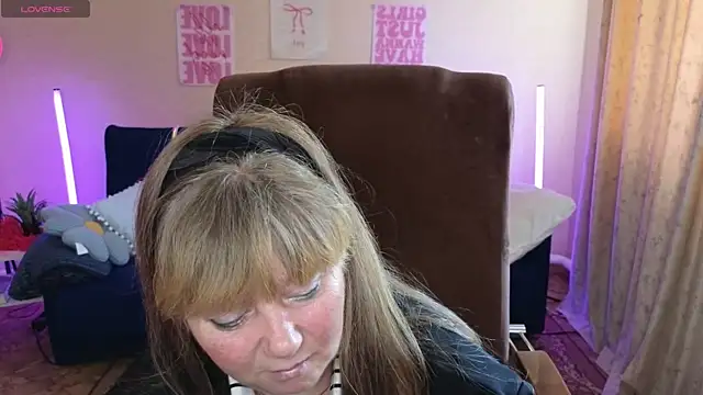 Snapshot of Melania_Cook chatting on May 2026 10:36:01 AM Melania Cook online show from May 2026 10:36:01 AM