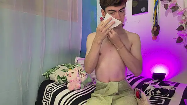 Snapshot of _peachyboy chatting on June 2026 03:54:02 AM peachyboy online show from June 2026 03:54:02 AM