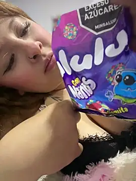 CharlotteUwU   online show from May 2026 02:27:02 AM