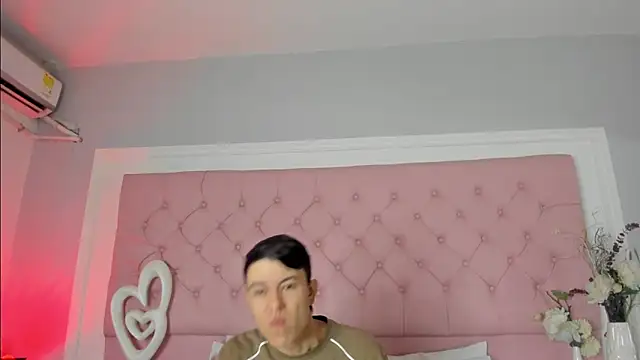 SarahDoll   online show from May 2026 01:07:01 PM