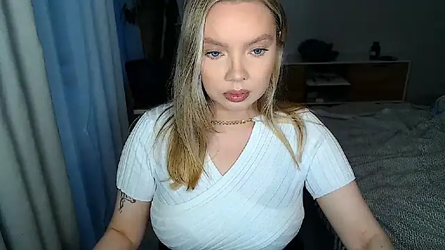 Snapshot of PolinaXXXXXJones chatting on June 2026 05:03:04 PM PolinaXXXXXJones online show from June 2026 05:03:04 PM