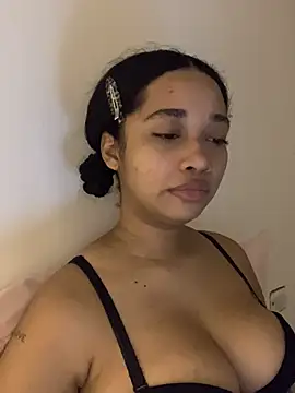 Snapshot of _sweetSabrina- chatting on June 2026 03:44:01 AM sweetSabrina- online show from June 2026 03:44:01 AM