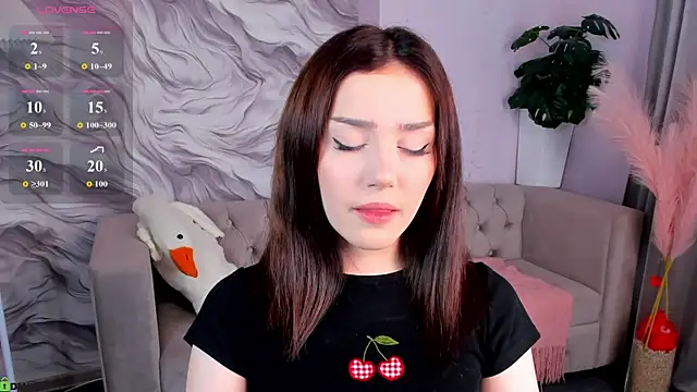 Snapshot of Lonny_Peach chatting on July 2026 03:09:01 AM Lonny Peach online show from July 2026 03:09:01 AM