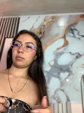 Snapshot of Julieth_ec chatting on May 2026 12:24:02 PM Julieth ec online show from May 2026 12:24:02 PM