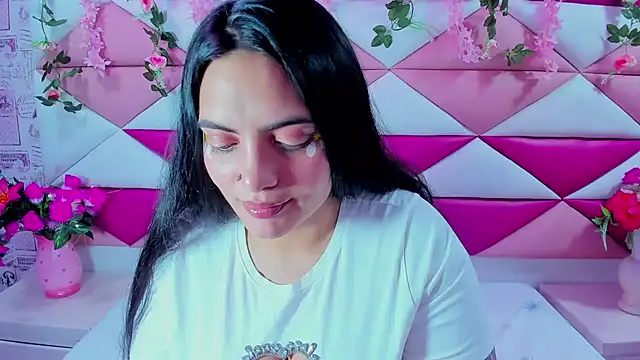 Snapshot of Isabella_Mora_ chatting on May 2026 03:03:02 AM Isabella Mora online show from May 2026 03:03:02 AM