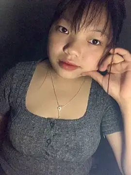 Snapshot of Cham-py chatting on May 2026 01:03:02 AM Cham-py online show from May 2026 01:03:02 AM