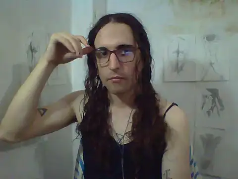 Snapshot of LaCuerva chatting on June 2026 08:42:01 PM LaCuerva online show from June 2026 08:42:01 PM