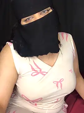 Gamillaa online show from June 2026 06:32:02 PM