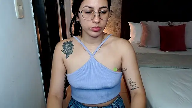 Snapshot of isa_cruzx chatting on July 2026 10:44:02 PM isa cruzx online show from July 2026 10:44:02 PM